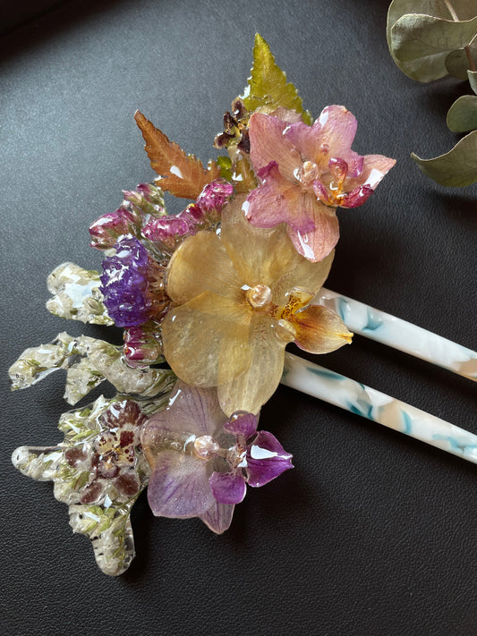 Golden Orchid Hair Stick - Preserved Flower
Resin Hairpin