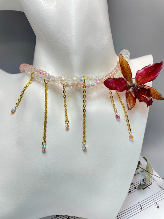 Handmade necklace, transformable, with a real orchid