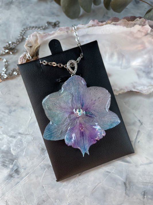 Midnight Bloom Pendant