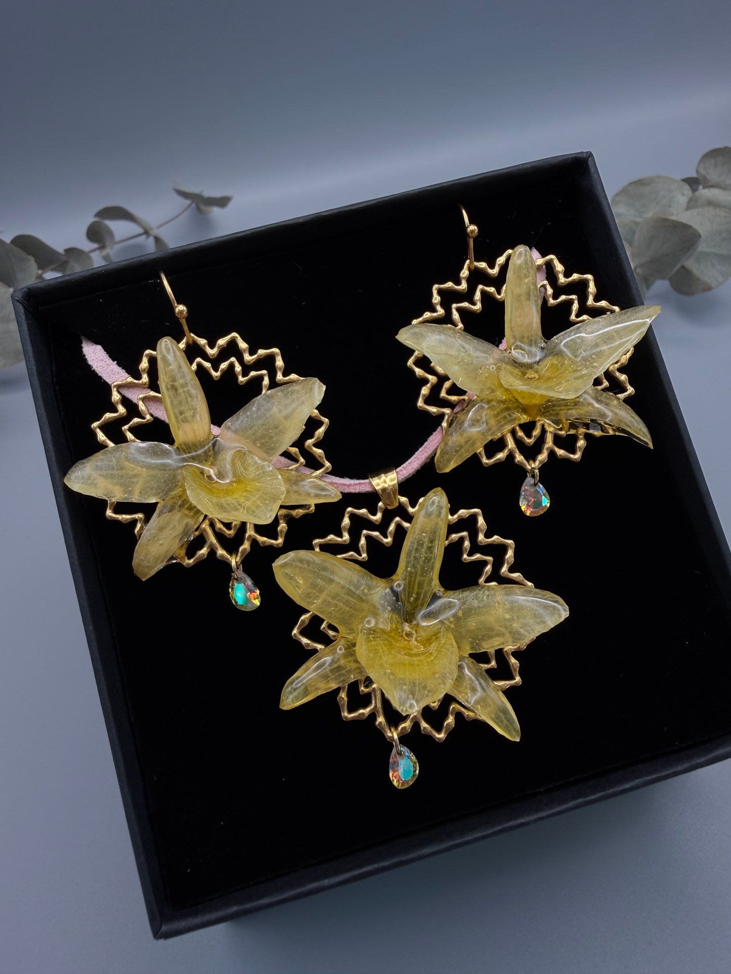 Golden Orchid Jewelry Set