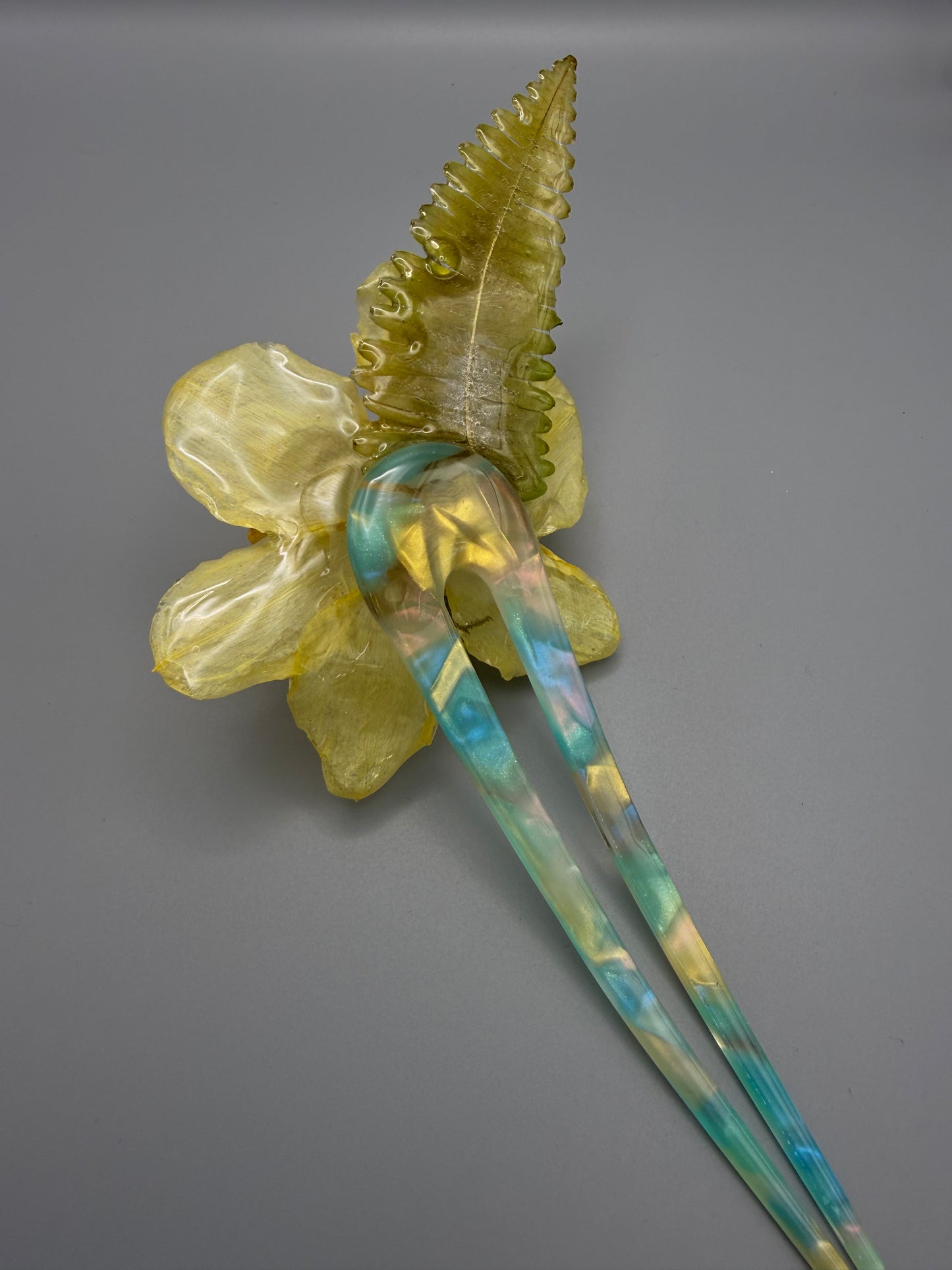 Handmade Hairpin with Real Daffodil - Preserved Flower Accessory