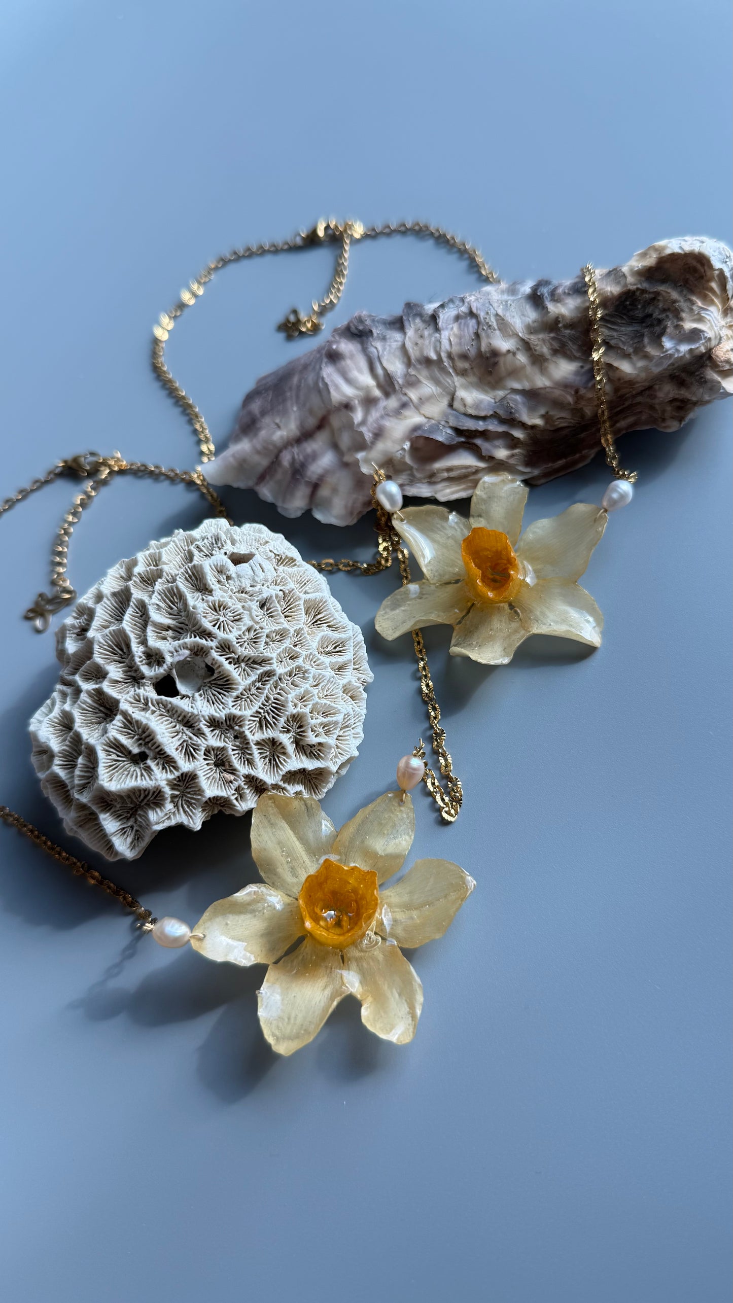 Narcissus in Resin Necklace — Freshwater Pearl (2 Colors)