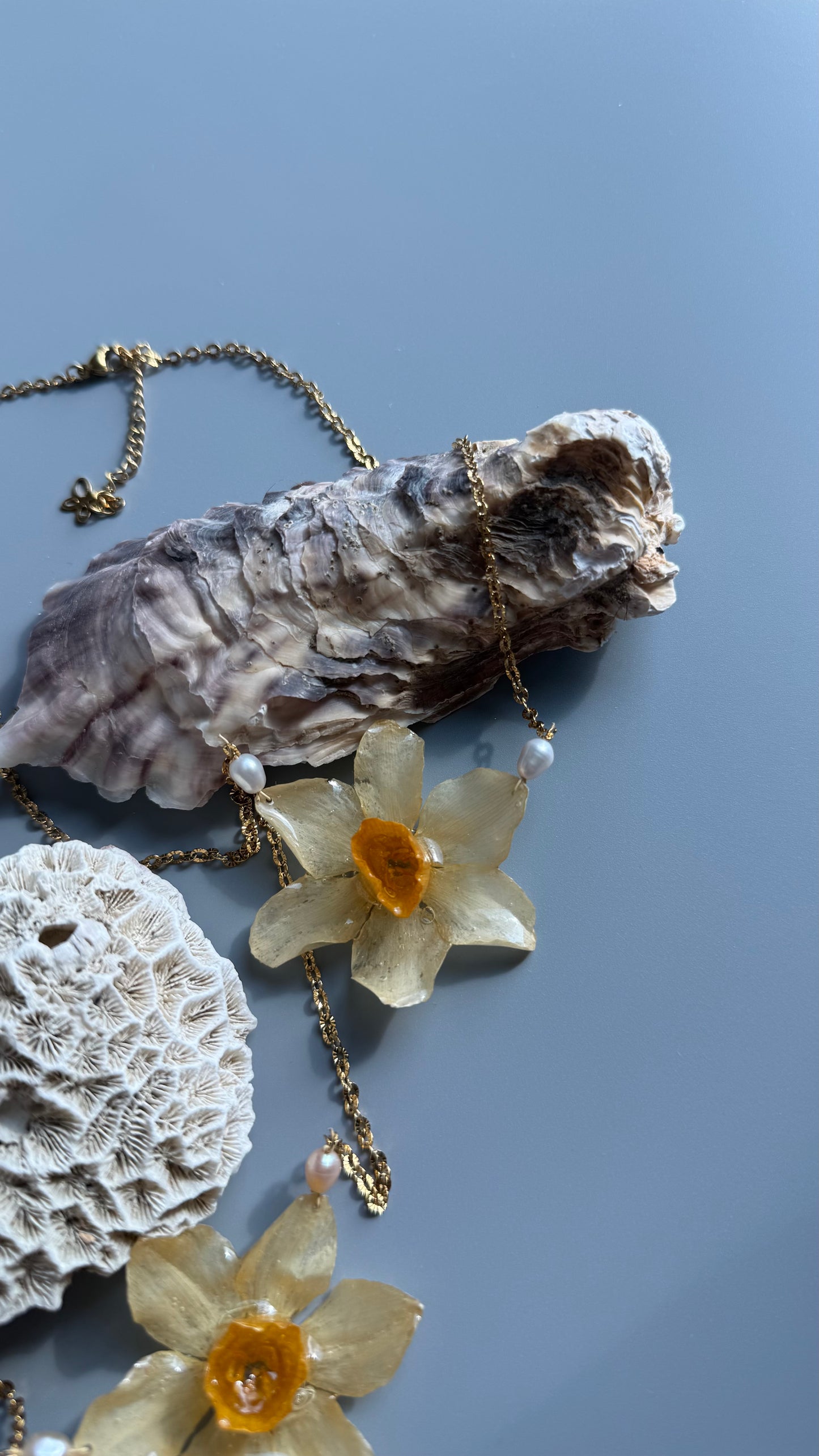 Narcissus in Resin Necklace — Freshwater Pearl (2 Colors)