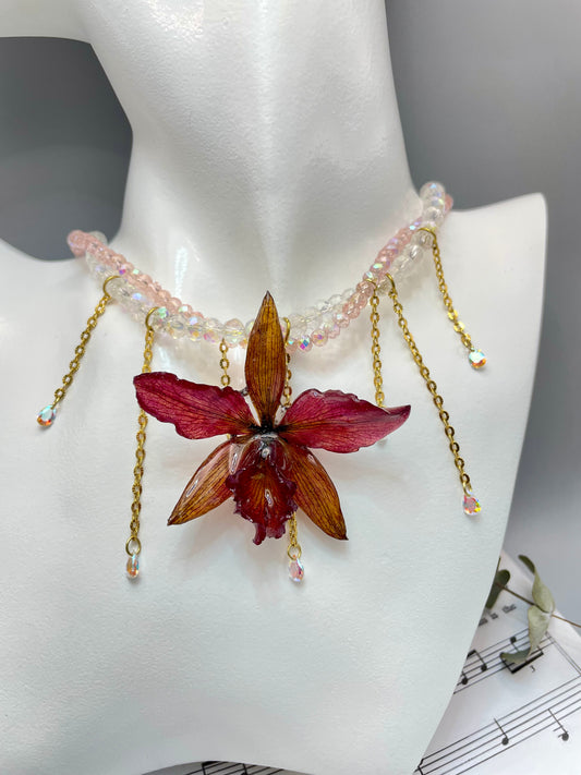 Handmade necklace, transformable, with a real orchid