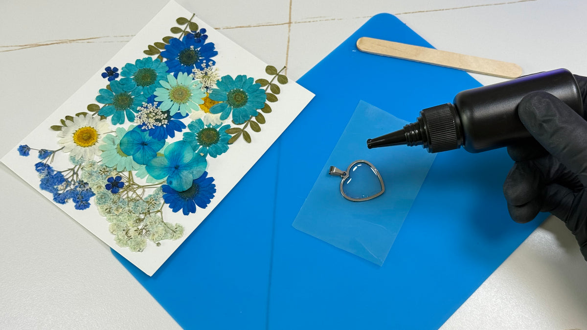 DIY UV Resin Jewelry Kit - Handmade Floral Craft Set with Video/ DIY 樹脂首飾套裝