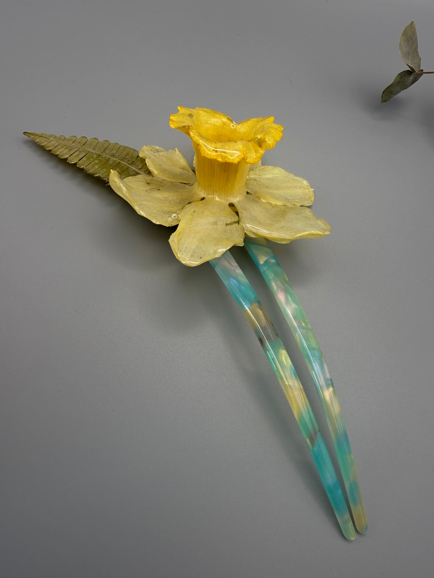 Handmade Hairpin with Real Daffodil - Preserved Flower Accessory