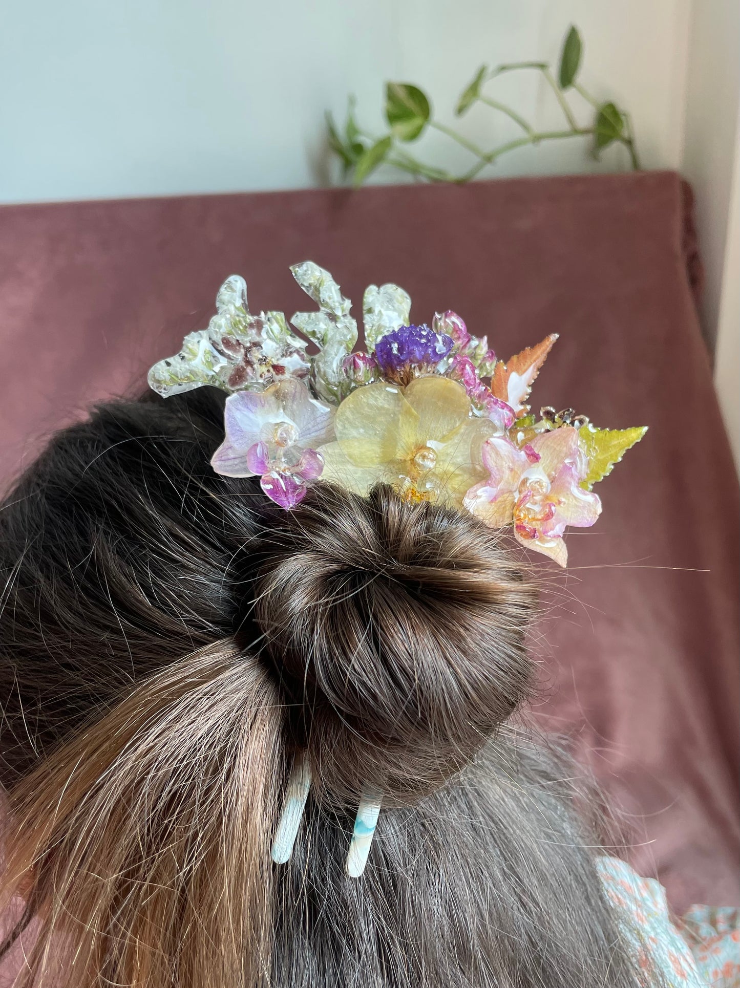 Golden Orchid Hair Stick - Preserved Flower
Resin Hairpin